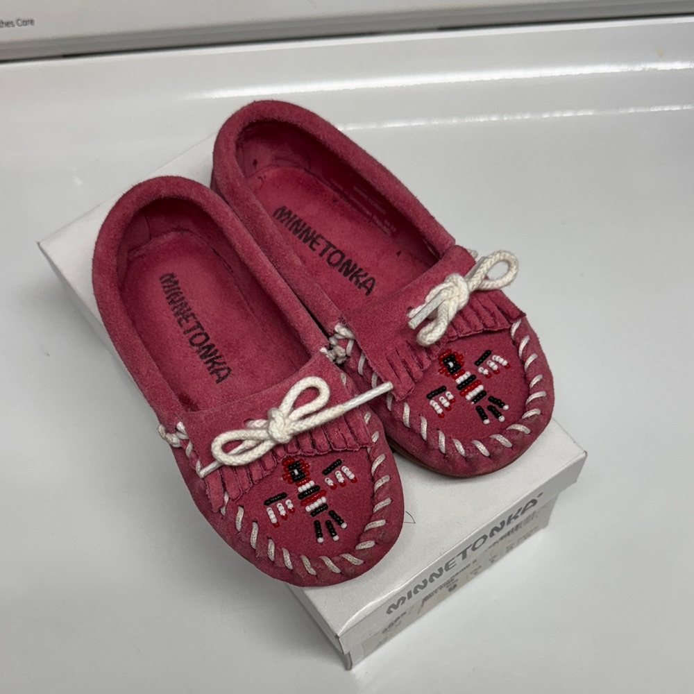 Minnetonka Kids Moccasins - Deep Pink with White Accents